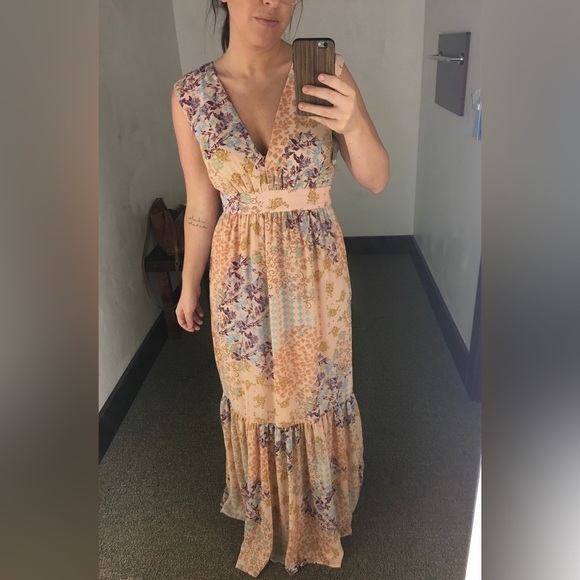 Wayf Dresses & Skirts - WAYF Tiered Maxi Dress